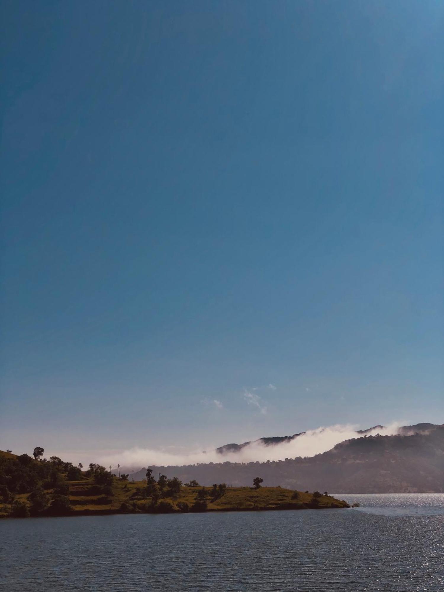 Swiss Lake Resort Lavasa Esterno foto